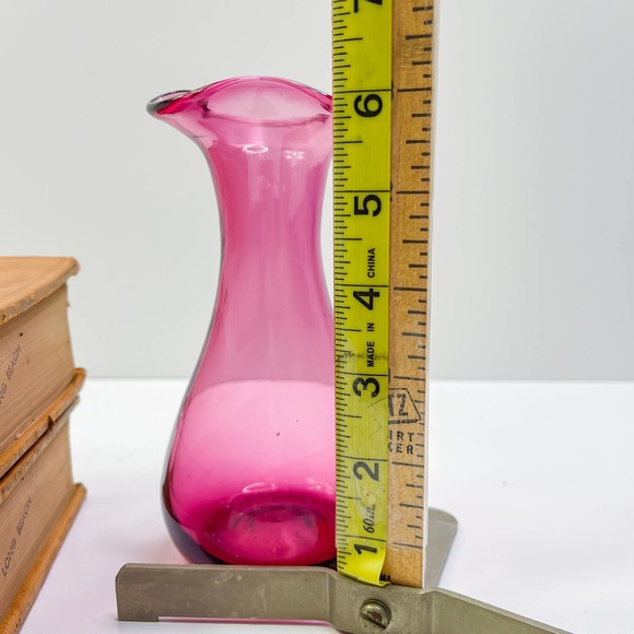 Pilgram Cranberry w/Flower Vase with Ruffle Collar - Picture 3 of 4